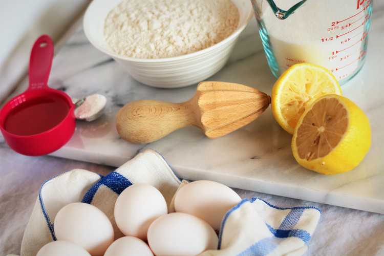 ingredients for making nonna's sponge cake