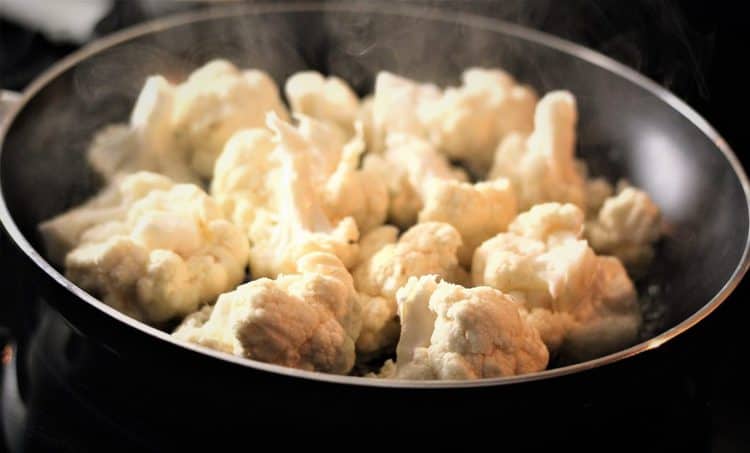 pan with boiling cauliflower florets 