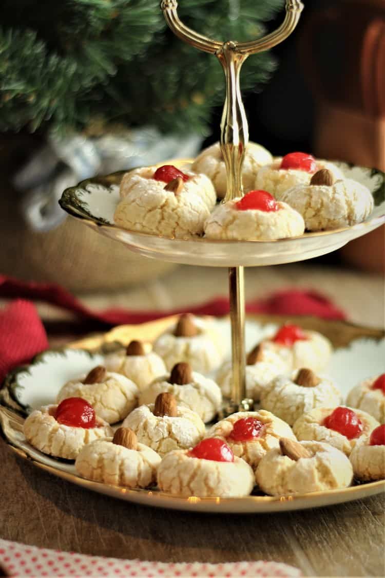 Chewy Amaretti (Italian Almond Cookies)