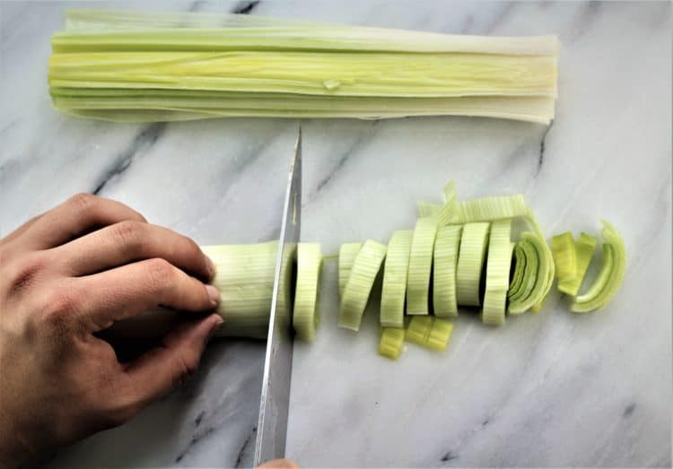 how to chop a leek