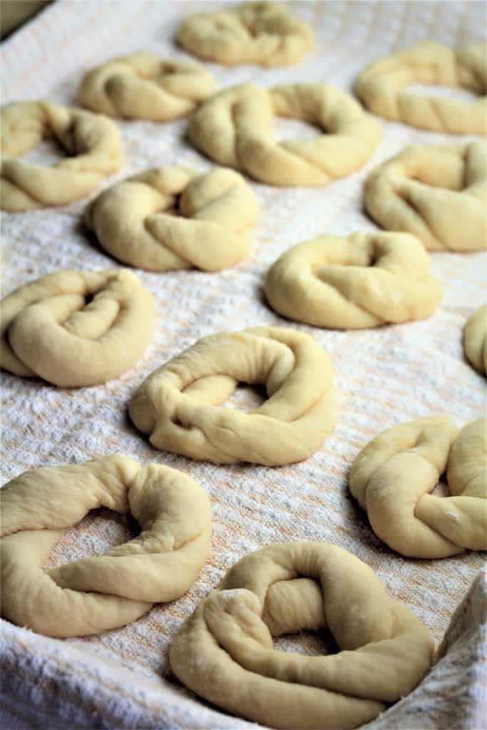 tray of completed sweet anise taralli
