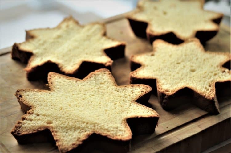 star shaped Pandoro slices