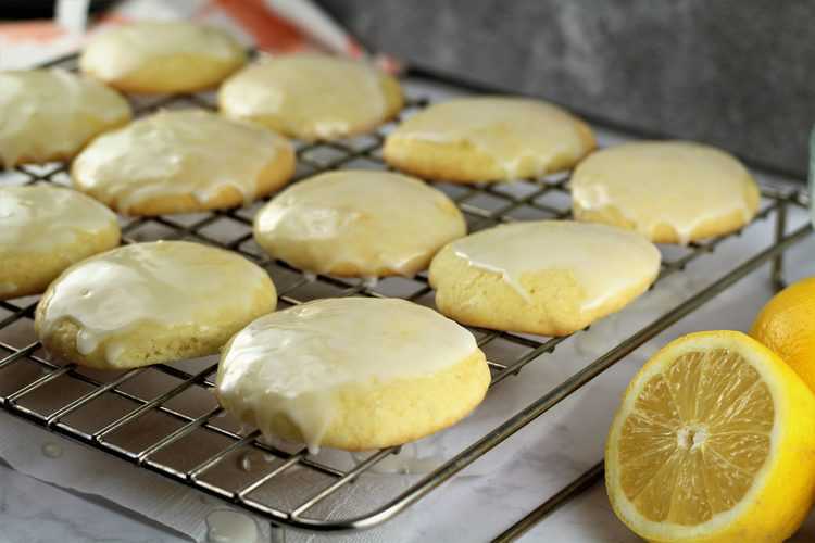 Italian Lemon Glazed Cookies