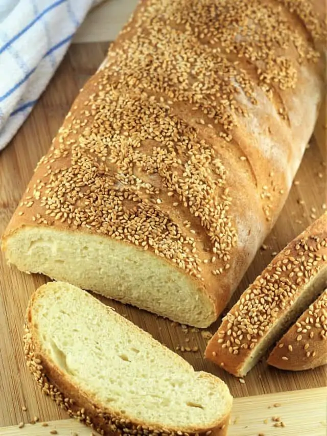cropped-Baked-goods-Semolina-Bread-with-Sesame-Seeds.jpg