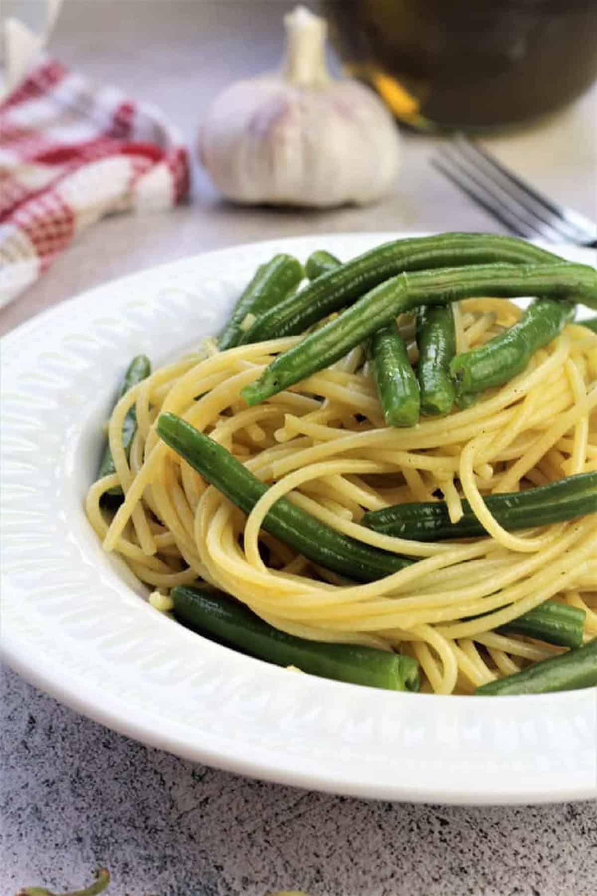 Spaghetti with Green Beans Spaghetti with green beans in bowl.