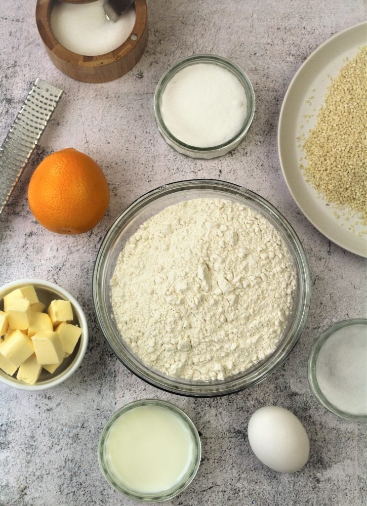 ingredients for biscotti regina in bowls 