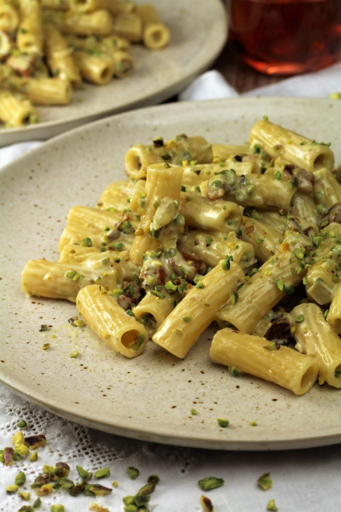 plate filled with pistachio pasta 