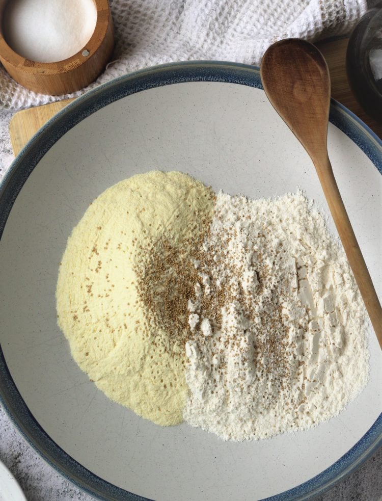 Bowl with semolina, all-purpose flour and yeast.