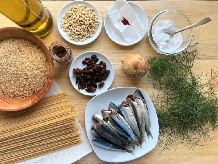 Sardines, wild fennel, raisins, pine nuts, onion, pasta and breadcrumbs.