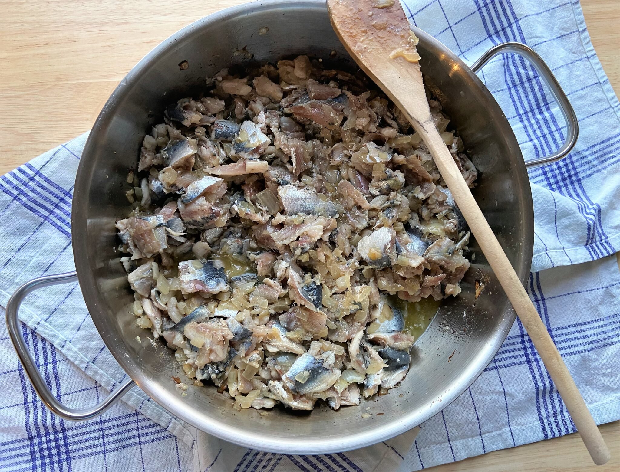 Sicilian Pasta with Sardines (pasta con le sarde) Mangia Bedda