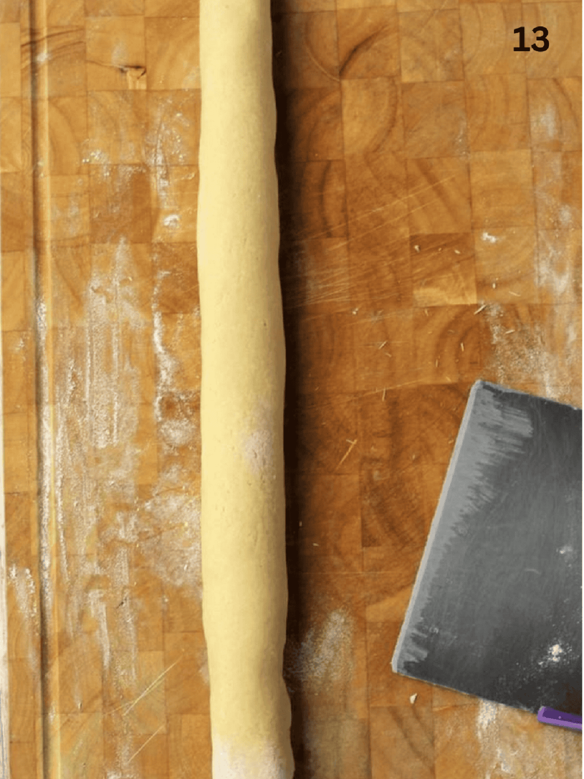 Log of dough filled with figs.