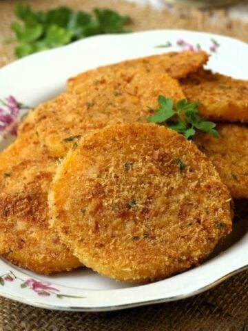 Crispy baked breaded squash cutlets.