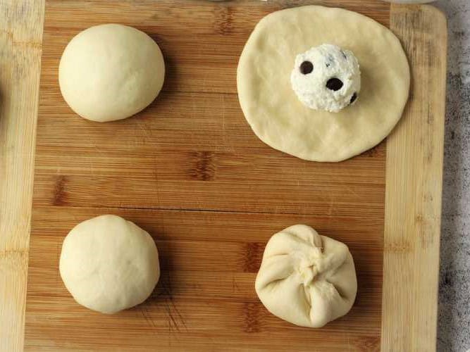 How to fill Sicilian iris with ricotta.