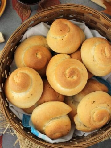 Biscotti di San Martino in basket.