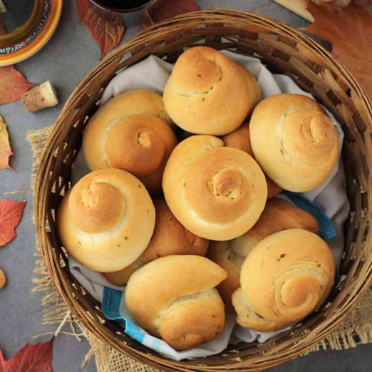 Biscotti di San Martino in basket.